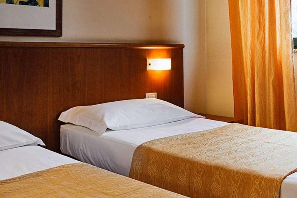 Leonardo Hotel パルマ 部屋 写真