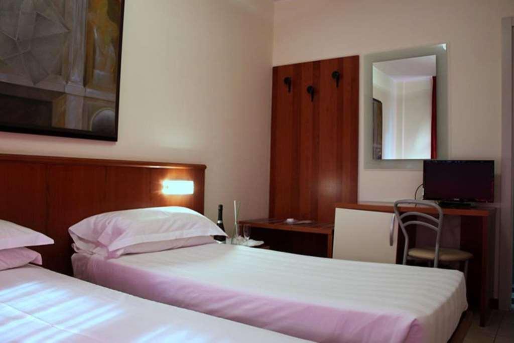 Leonardo Hotel パルマ 部屋 写真